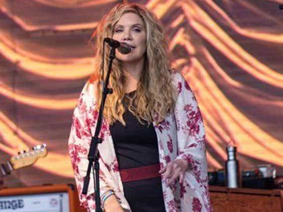 Alison Krauss & Union Station featuring Jerry Douglas with Theo Lawrence