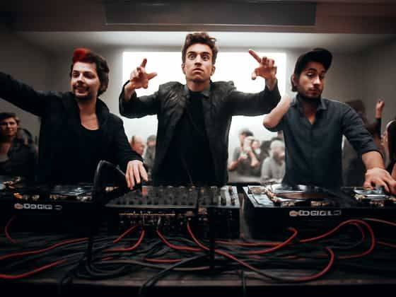 Cash Cash