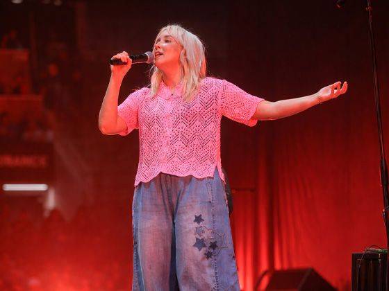 Katy Nichole and Claire Leslie