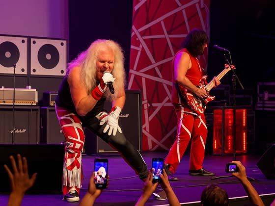 코믹 마샬아츠 퍼포먼스 〈점프 JUMP〉