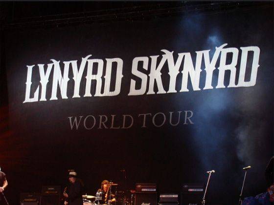Lynyrd Skynyrd and Foreigner with Six Gun Sally